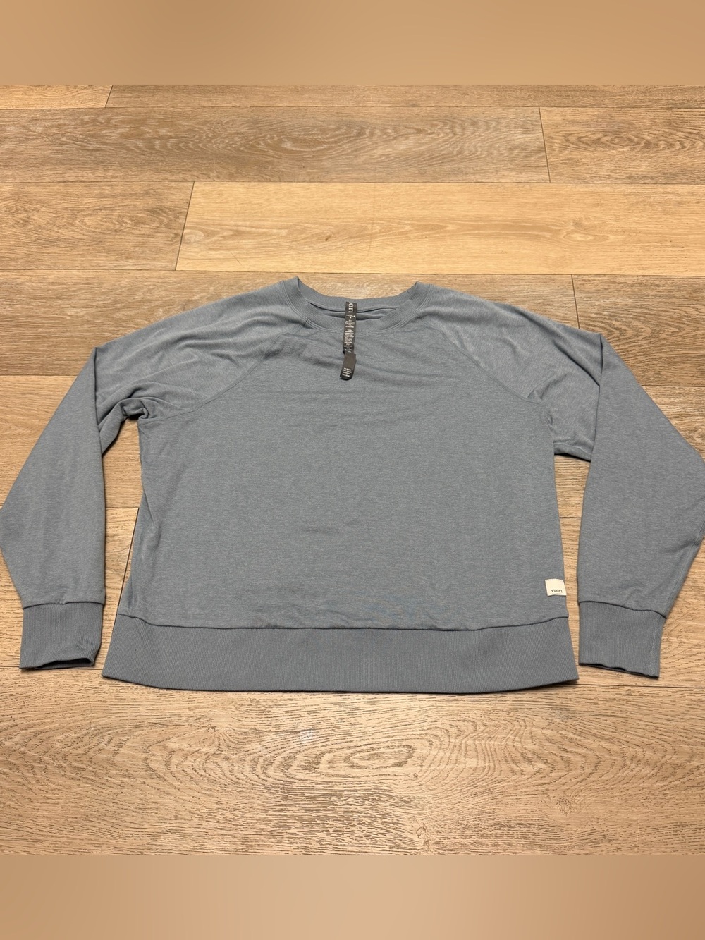 Vuori Long-Sleeve Halo Crew Pullover Sweatshirt VW241 Size Small Sample